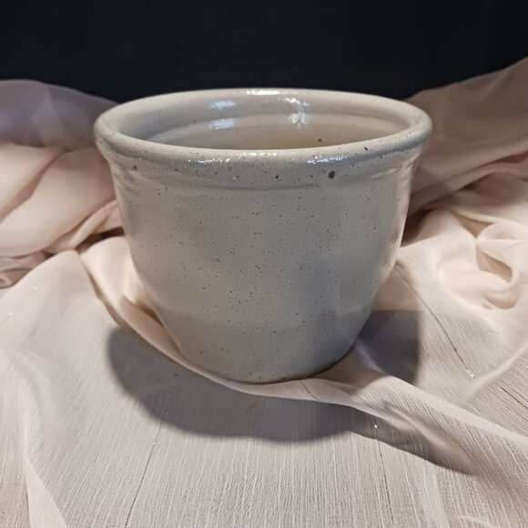 Eldreth sheep pottery crock - Picture 2 of 9